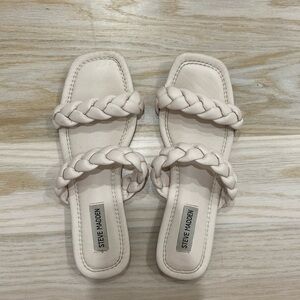 Steve Madden flat sandals. Size 7.5